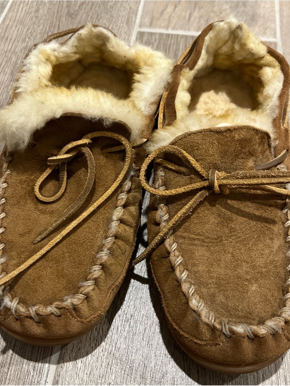 L.L. Bean Women's Chestnut Brown Suede Shearling Moccasins